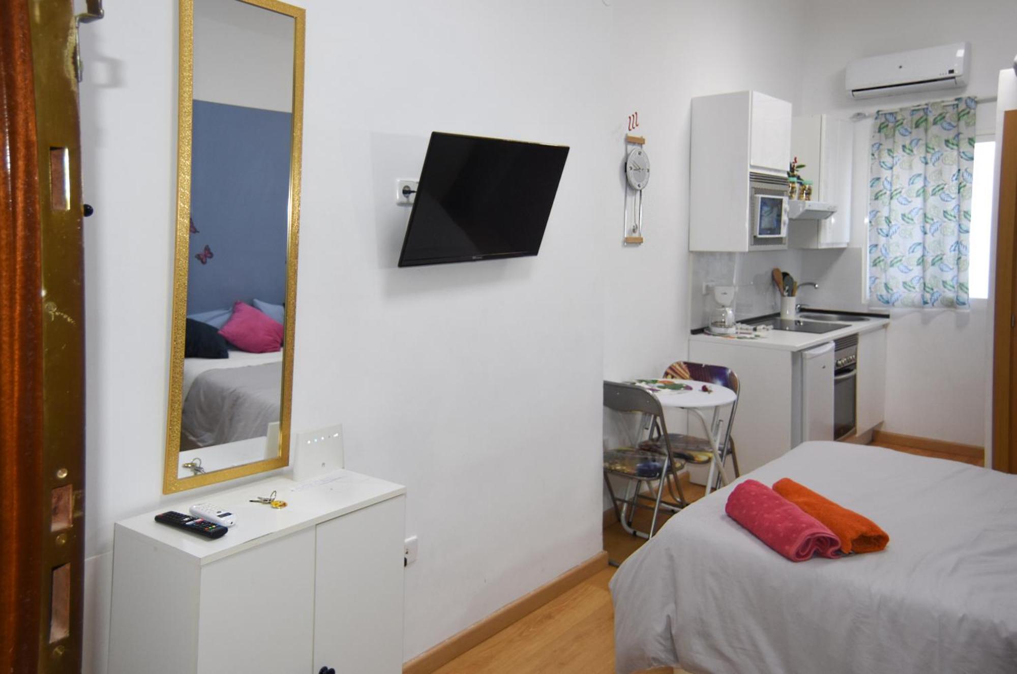 Appartamento Loft Puerta De Sol Madrid Esterno foto